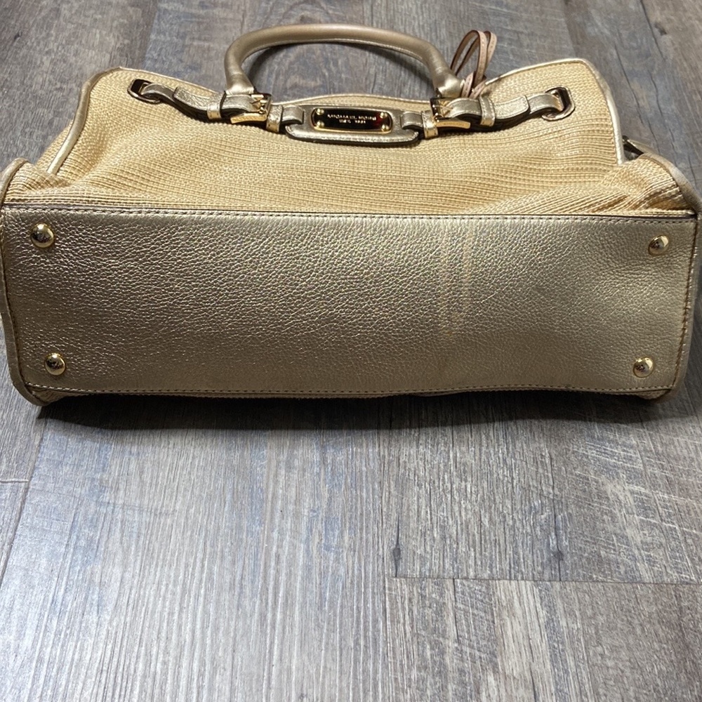 Michael Kors Hamilton Purse - Picture 7 of 16